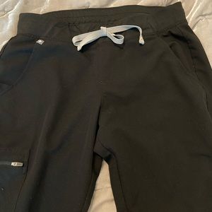 FIGS JOGGER STYLE SCRUB PANT!